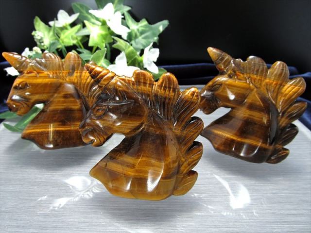 タイガーアイ ユニコーン 彫り 高さ約50mm 重さ50g-60g前後 金運 仕事