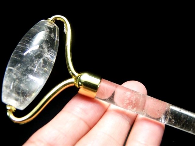 超透明 天然水晶 美顔ローラー 1個売り 全長約140mm-145mm ハイ