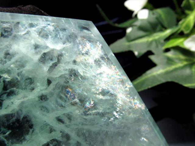 ピンクゴールドカラーの12星座の台座付き 蛍光 エメラルド