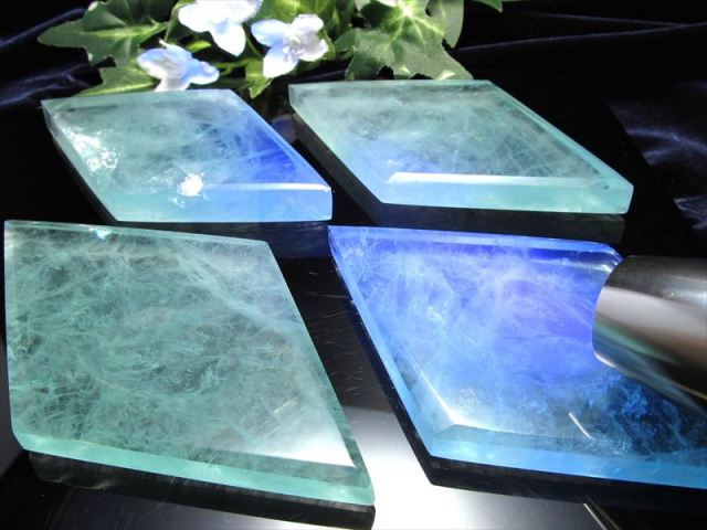 グリーン フローライト 台座付き 楽天市場】【台座付き】グリーンフローライトAAA 約74mm(5)＜天然石