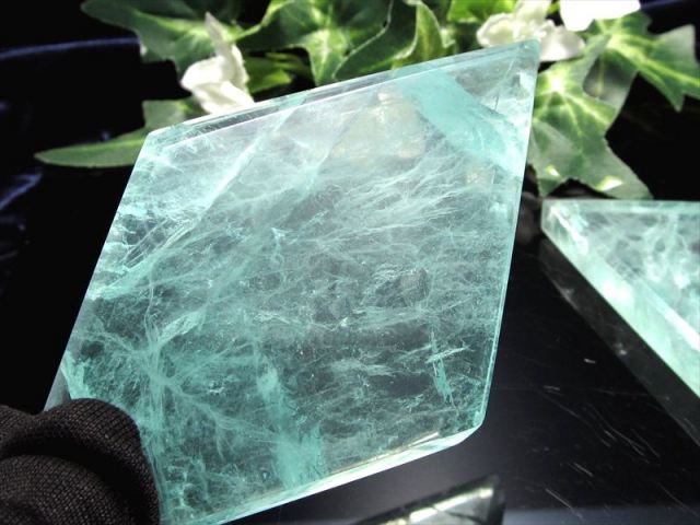 ピンクゴールドカラーの12星座の台座付き 蛍光 エメラルドグリーン