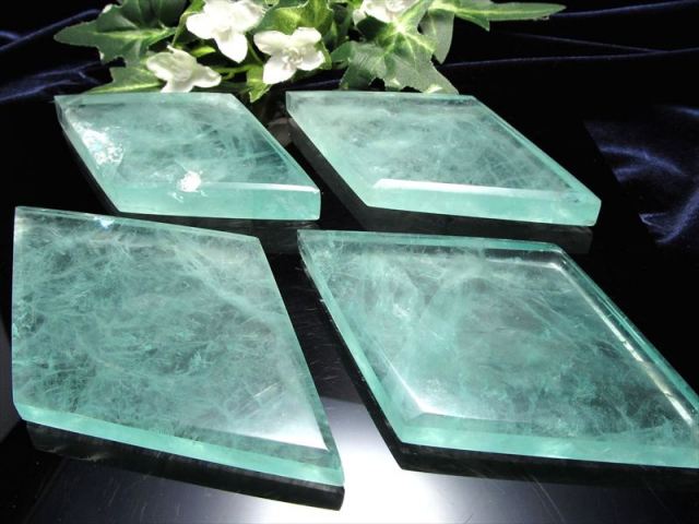 グリーン フローライト 台座付き atori-store_inmg-100037