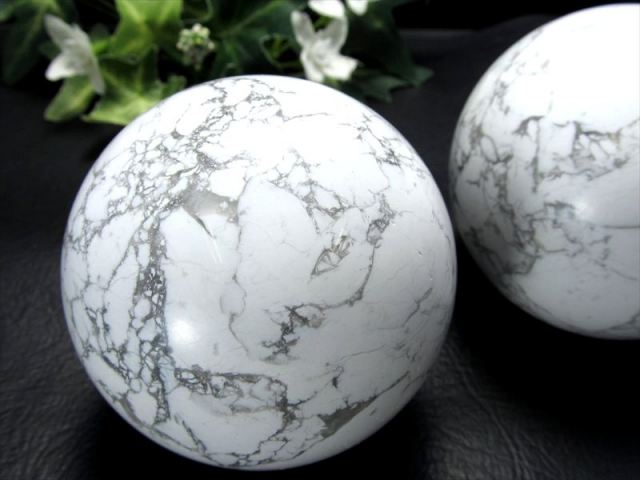 ハウライト 丸玉 1個売り 直径約62mm-64mm 平穏と叡知の象徴 高い浄化作用 怒りを鎮める無垢な石 ハウ石 ブラジル産 パワーストーン 天然石