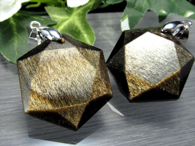 4A ゴールデンシャインオブシディアン 六芒星型 ペンダントトップ 1個売り サイズ：縦約30mm-35mm前後 重さ10g-15g前後 カットの美しい六芒星 財運アップ