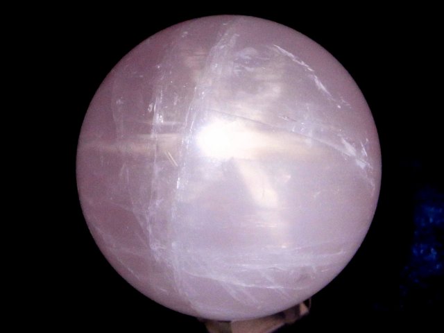 六条スター スターローズクォーツ 丸玉 台座付 直径約58mm 重さ276g 天然石 パワーストーン 愛とやさしさの象徴 つやつやピンク 一点もの マダガスカル産
