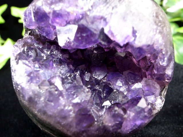 レアな笑口のアメジスト アメジスト 笑口 紫水晶 丸玉 台座付