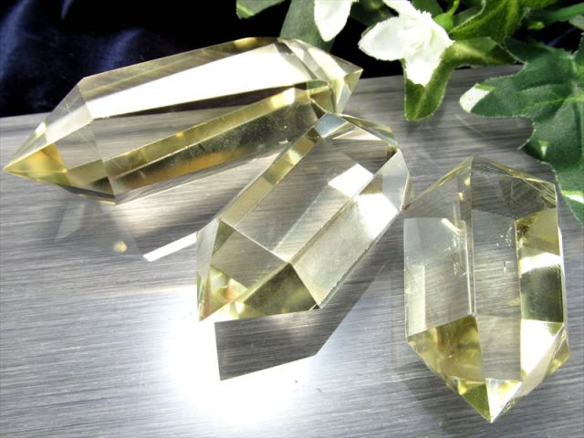 【天然石】シトリン￼ ポイント★透明度抜群 爆虹 シトリン ポイント 78g レインボー 透明度 綺麗 天然石｜Yahoo