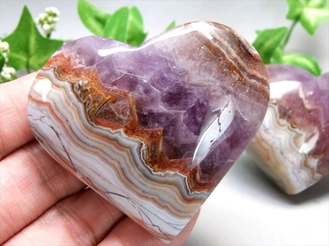 お洒落　アメジスト　アゲート　共生　ハート　台座付き お洒落アメジストアゲート共生ハート台座付き