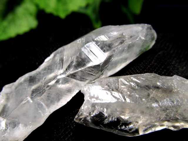 赤石 原石 特大29kg 龍顔 未加工品 多数の石英流れ 希少、レア品 赤石 原石 特大29kg 龍顔 未加工品 多数の石英流れ 希少、レア品