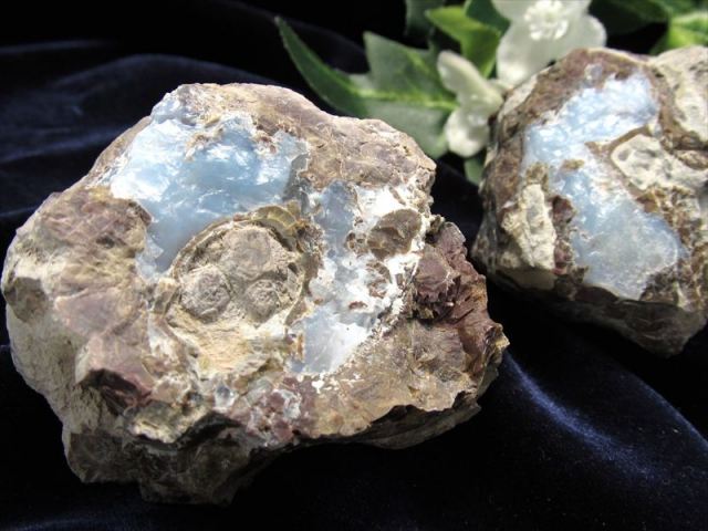 希少 国産原石 ブルーオパール 原石 1個売り 重さ約15g-20g スカイブルーの蛋白石 ブルーオパール ナチュラル感たっぷり ラフ原石 癒しを与える石 愛知県