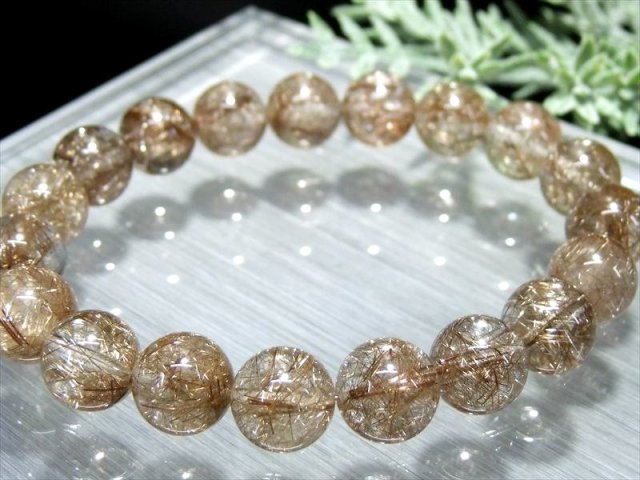 超透明水晶に鋭く走る銀の閃光 S級 超透明 シルバールチルクォーツ