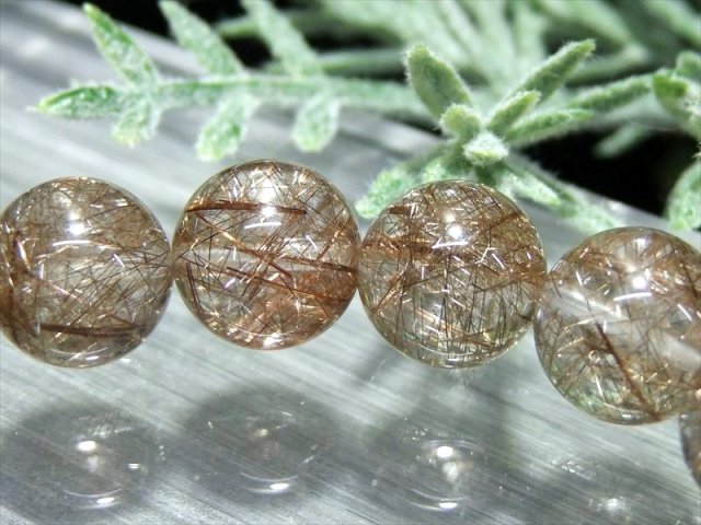 超透明水晶に鋭く走る銀の閃光 S級 超透明 シルバールチルクォーツ