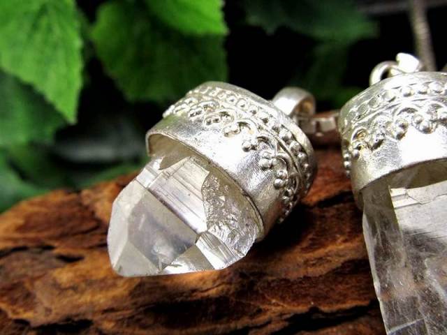 入手困難度MAX マニハールクォーツ結晶原石ペンダントトップ 約5g-8g 1