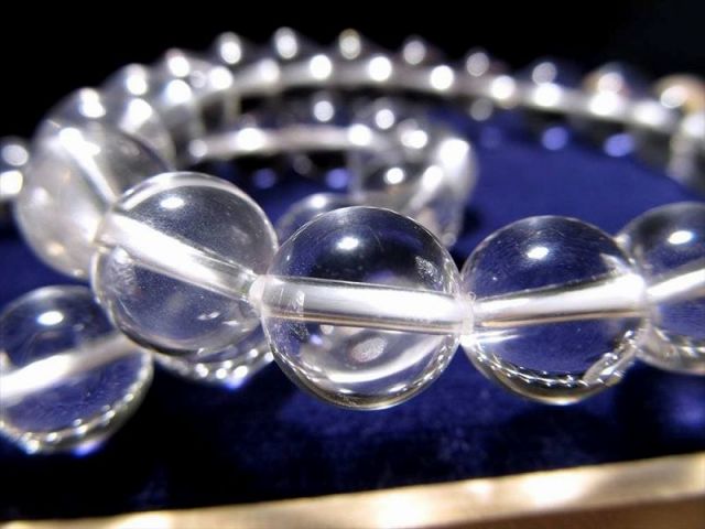 クリアタイプ ガネーシュヒマール産 水晶 ブレスレット 約8mm×23珠前後 神に最も近い場所 で採掘される 神が宿る水晶 心身の調整・癒しの御守り