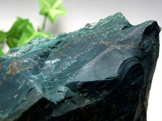 トップグレード 国産原石 出雲石 (碧玉) 原石 692g 幅110mm 大地