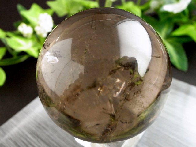 虹入り！ スモーキークォーツ 丸玉 直径42.5mm 重さ105g 魔除け・厄除けのお守りに 茶水晶 一点物 ブラジル産