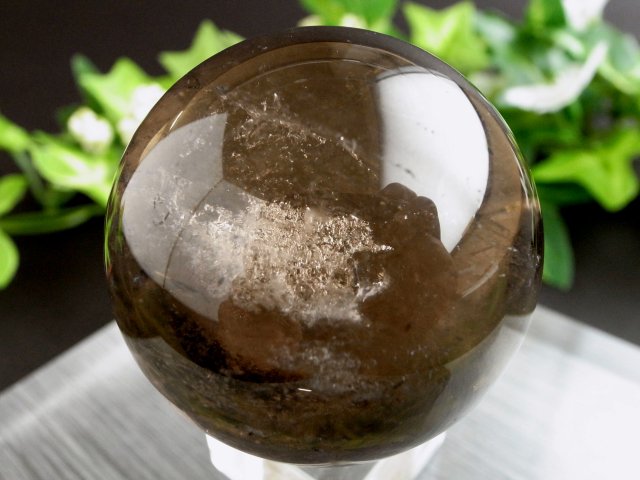 虹入り！ スモーキークォーツ 丸玉 直径44mm 重さ116g 魔除け・厄除けのお守りに 茶水晶 一点物 ブラジル産
