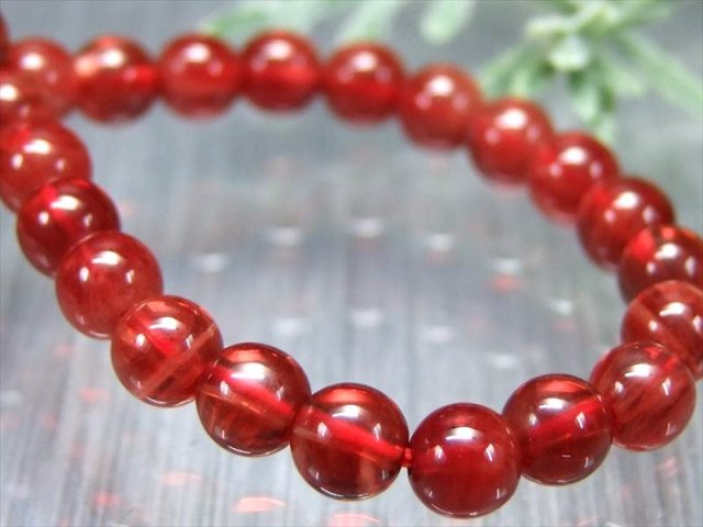 5A レッドアンデシン ブレスレット 5.5mm-6mm×35珠 全珠キャンディレッド 中性長石 本当の自分に近づく変化を促す石 チベット産