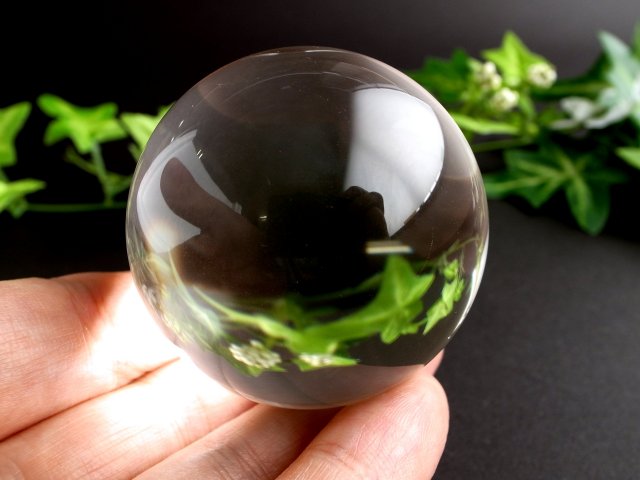 完全透明 無垢水晶 丸玉 重さ 180g 直径51mm 極上の透明感 天然水晶
