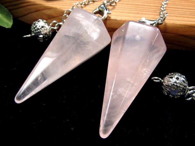 ローズクォーツ 6面カットペンデュラム 縦約35mm-40mm 1個売り 恋愛運 大定番 天然石 ブラジル産