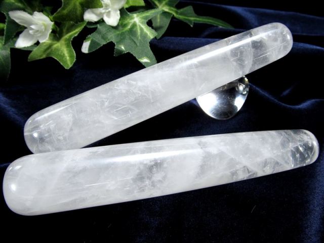 天然水晶 マッサージ棒 ストレート型 長さ約110mm前後 太さ約15mm-20mm前後 天然水晶 マジックワンドにも マッサージストーン使用 ブラジル産 za-s