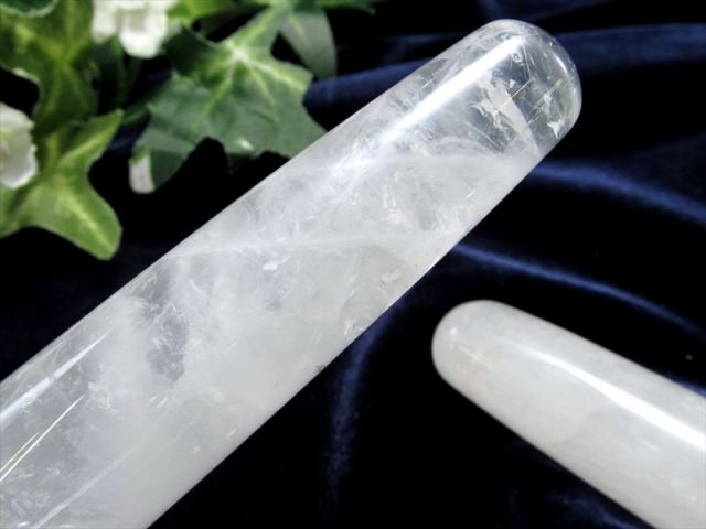 天然水晶 マッサージ棒 ストレート型 長さ約110mm前後 太さ約15mm-20mm