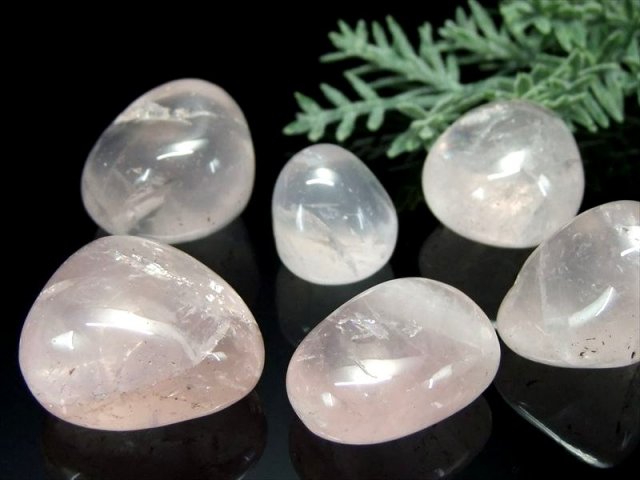 高品質 モザンビーク産スターローズクォーツたまご♡♡No.2336