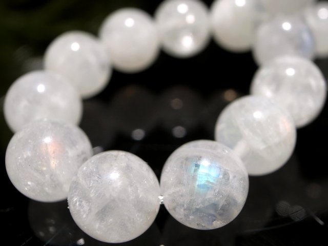 4A希少な虹色シラー レインボームーンストーン ホワイトラブラドライト ブレスレット 6.5mm-7mm×29珠 心の安定をもたらしてくれる慈愛の石 6月の誕生石