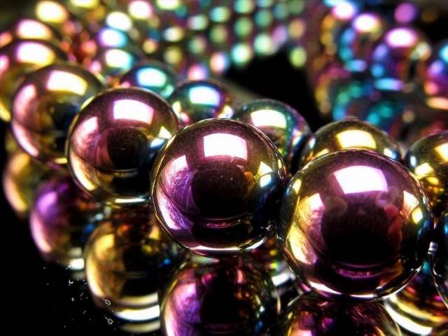 激安宣言 虹色光沢が美しい 約4mm珠 ヘマタイト（赤鉄鉱）レインボー