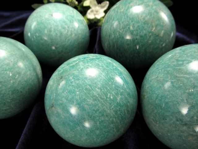 幻想的なブルーグリーン アマゾナイト 丸玉 直径58mm-60mm 1個売り