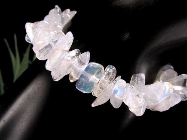 レインボームーンストーン さざれ ブレスレット 内径約16cm 幅約6mm