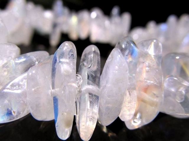 レインボームーンストーン さざれ ブレスレット 内径約16cm 幅約6mm