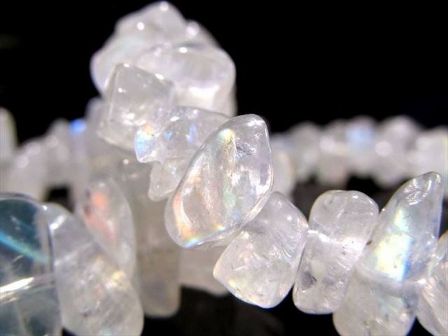 レインボームーンストーン さざれ ブレスレット 内径約16cm 幅約6mm