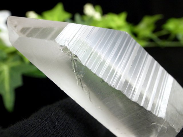 激レア 溶け跡くっきり カブラル産 レムリアン単結晶 ライトニングクリスタル(雷水晶) 幅 約89mm 重さ 106g コレクター品