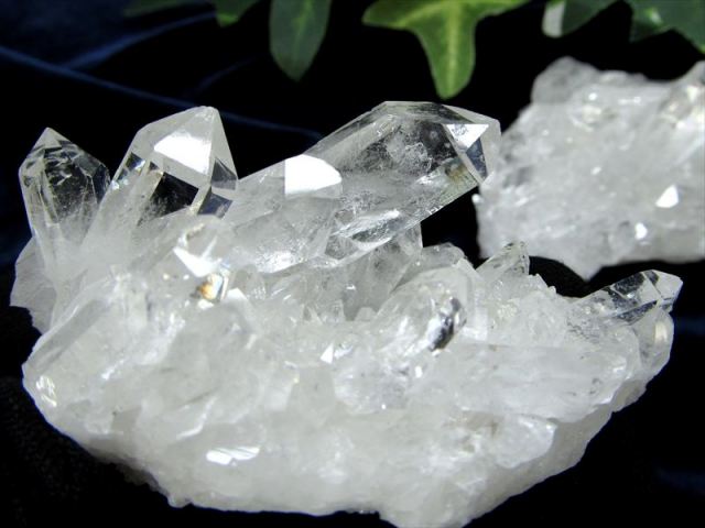 4A+ 現地画像有り トマス産 超透明水晶 クラスター Mサイズ 1個売り 50g-100gのミニクラスター 透明度抜群 最高級 浄化 ブラジル