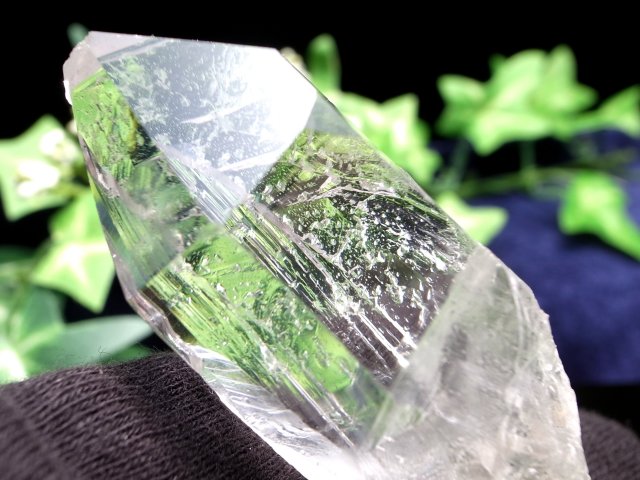 美しい成長痕 レムリアンルーツクォーツ クリスタル 重さ約35g 古代の叡智を封じ込めたクリスタル 清らかな力をもつ全能の石 ブラジル バイーア州