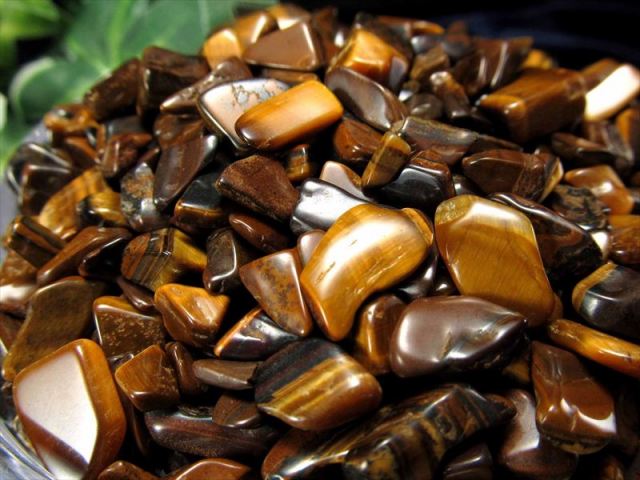 超お買い得グレード タイガーアイ さざれ 約1kg 粒大きさ 平均約10mm-25mm前後 金運・仕事運の石 たっぷり1キログラム 南アフリカ産