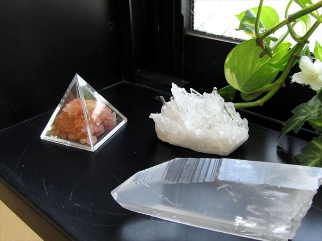 Sサイズ ヒマラヤ岩塩入り ピラミッド盛り塩セット 1個売り 縦約40mm