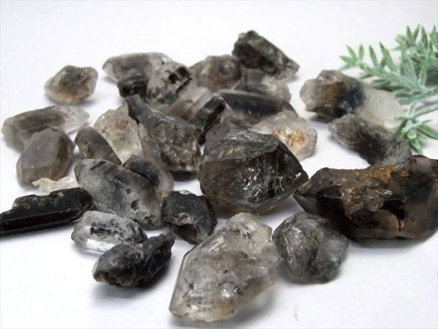 ⭐︎天然石　エレスチャルクォーツ　原石　骸骨 エレスチャルクォーツ（骸骨水晶）26g 天然石販売 名取貴石 天然石