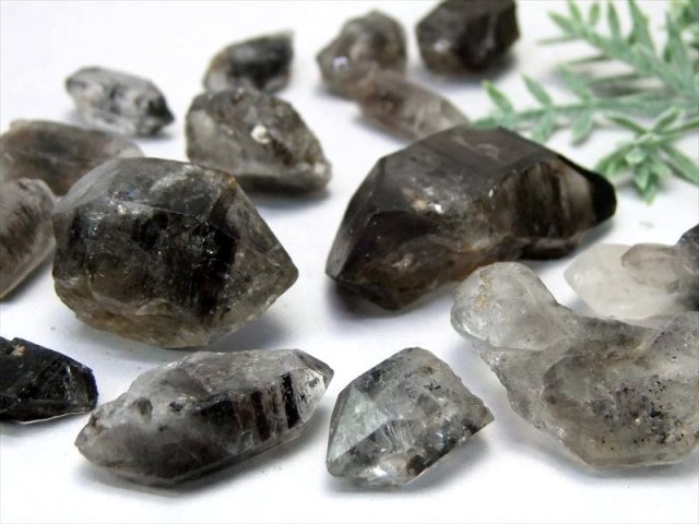 最強パワフル ブラックエレスチャル 骸骨水晶 ポイント原石 100gセット