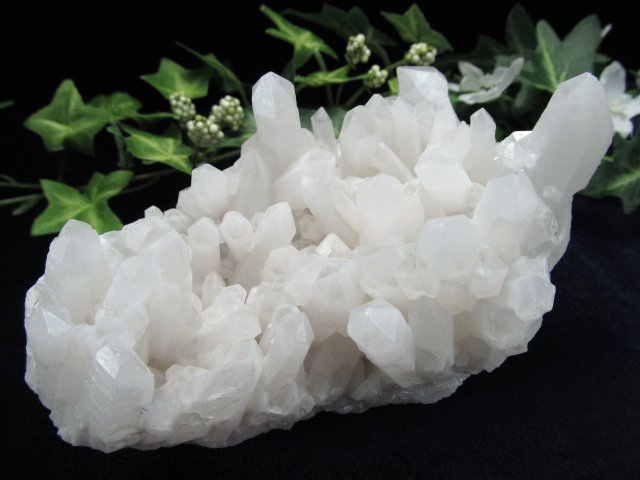 雲南産 水晶クラスター 原石 高さ約55mm 重さ369g ヒマラヤ山脈の東端 力強い水晶 浄化 一点もの 雲南省産