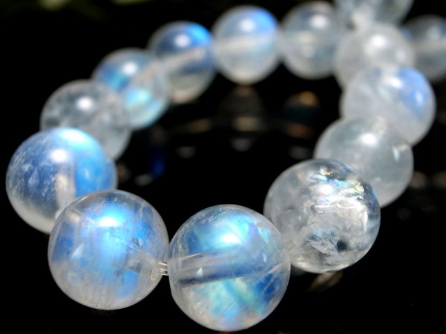 永遠の愛の象徴 5A ブルー ムーンストーン ブレスレット 7.5mm-8mm×26珠 6月の誕生石 抜群のシラー効果 極上天然石 一点もの スリランカ産
