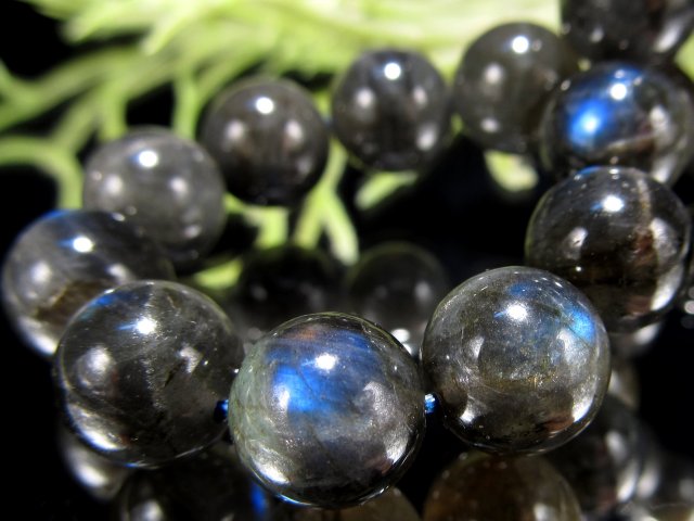 幻想的キャッツアイ効果 3A キャッツアイ・ブラックラブラドライト ブレスレット 9.5mm-10mm×21珠 漆黒の中に浮かび上がる極上濃厚ブルーシラー