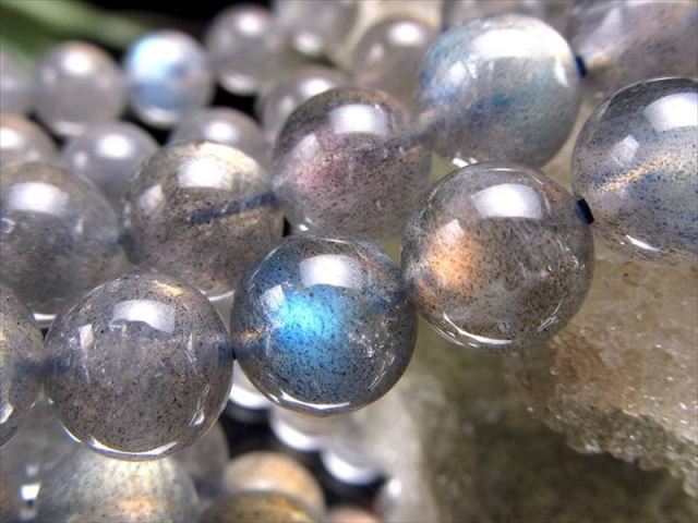 3A 約6.5mm前後珠 透明ラブラドライト（曹灰長石） 一連 約37-39cm 高透明度タイプ マダガスカル産