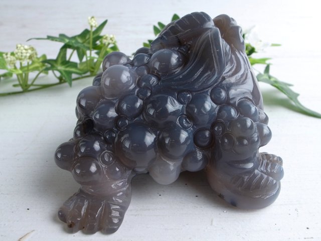 福運をもたらす笑顔の石 笑口メノウ 銭蛙 彫刻置物 最大幅125mm 瑪瑙