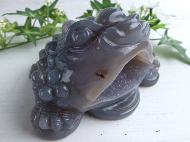 福運をもたらす笑顔の石 笑口メノウ 銭蛙 彫刻置物 最大幅125mm 瑪瑙