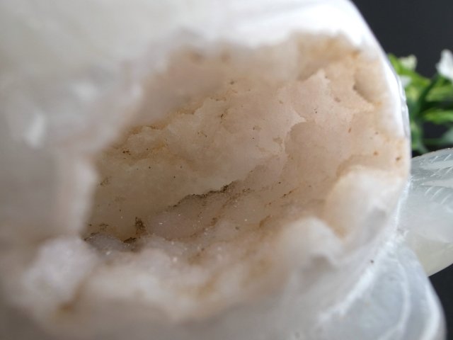 天然石水晶共生瑪瑙の笑い口　置物　D.76 天然石水晶共生瑪瑙の笑い口 置物 D.76