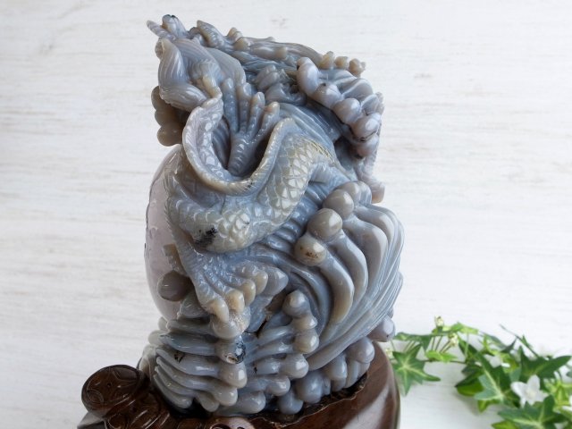 超希少　水晶&amp;メノウ共生体で彫り　髑髏インテリア 置物　限定一点　奇石　送料無料 超希少 水晶&メノウ共生体で彫り 髑髏インテリア 置物 限定一点