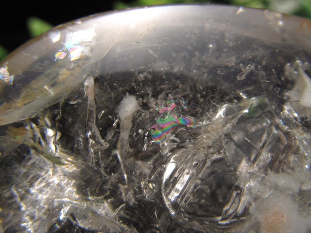水入り&虹入り たっぷり水入り 磨き原石 重さ172g 古代の水を封入した