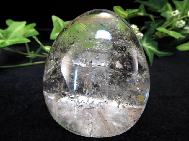 水入り&虹入り たっぷり水入り 磨き原石 重さ172g 古代の水を封入した